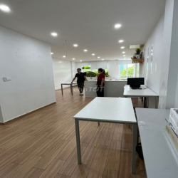 Cho thuê văn phòng 60 m2/tầng tai Làng Việt Kiều Châu Âu