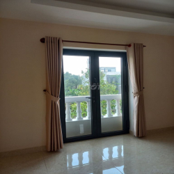 Cho thuê biệt thự nguyên căn 590 m2