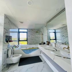 Căn Góc Verosa Khang Điền - Full Nội Thất Cao Cấp - 5PN 5WC BV 24/7