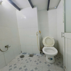 Đường Trần Thị Điệu ngay CD Công Thương, Phòng 20m2 có gác an ninh