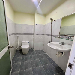 Cho Thuê Nhà Rẻ Ngay Ngã Tư Ga DT 110m2 1Trệt 1Lầu 2Pn 2Wc Gần Cầu Đồg