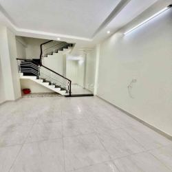 Cho Thuê Nhà Rẻ Ngay Ngã Tư Ga DT 110m2 1Trệt 1Lầu 2Pn 2Wc Gần Cầu Đồg