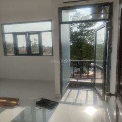 Cho thuê nhà nguyên căn, 1 trệt , 1 lầu , 2 phòng ngủ