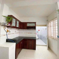 Cho thuê nhà trệt 2 lầu, 2PN 3VS, Chiến Thắng P9 Phú Nhuận