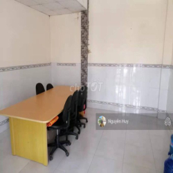 Cho thuê kho xưởng 1.800m2 Nguyễn Hữu Trí, Bến Lức, Long An