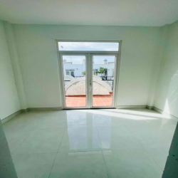 Cho Thuê Nhà Phố DT 240m2 1Trệt 3Lầu 4Pn 5Wc Sân Thượng Gara Ôtô