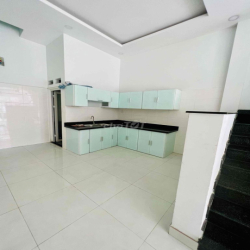 Cho Thuê Nhà Phố DT 240m2 1Trệt 3Lầu 4Pn 5Wc Sân Thượng Gara Ôtô