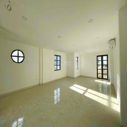 VĂN PHÒNG SÀN SUỐT 100M2 CÓ THANG MÁY