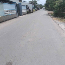 cho thuê biệt thự đồng danh ấp 6c vla lầu suốt 3p xe hơi đậu sạch sẽ