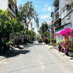 NHÀ MẶT TIỀN ĐƯỜNG SỐ LÂM VĂN BỀN  .Q7 -1TRỆT 2LẦU