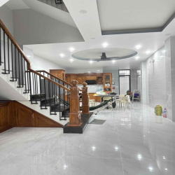 Cho thuê nhà phố 4 tầng mới 100%