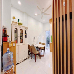 NHÀ MẶT TIỀN ĐƯỜNG SỐ LÂM VĂN BỀN  .Q7 -1TRỆT 2LẦU