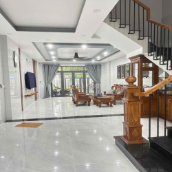 Cho thuê nhà phố 4 tầng mới 100%
