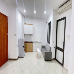 Chính chủ cho thuê căn hộ full đồ thang máy ở Đội Cấn (free tháng 6)