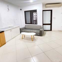 Chính chủ cho thuê căn hộ full đồ thang máy ở Đội Cấn (free tháng 6)