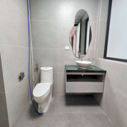 Trống sẵn sàn VP 100m2 mt 7m, ô tô đỗ cửa, Cầu Giấy