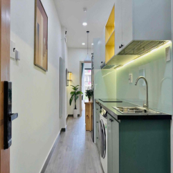 2 Phòng ngủ BAN CÔNG NGAY NGÃ TƯ HÀNG XANH GIÁP QUẬN 1  FULL NỘI THẤT