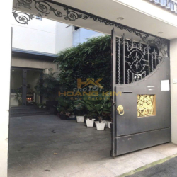 Cho Thuê Biệt Thự Cửu Long, P.2, Q.Tân Bình, 9X20m, 3 lầu, sân vườn