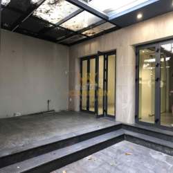 Cho Thuê Biệt Thự Cửu Long, P.2, Q.Tân Bình, 9X20m, 3 lầu, sân vườn