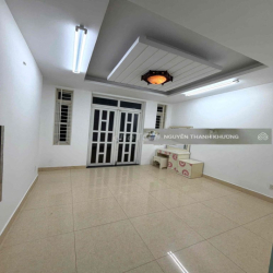 NHÀ HẺM 10M 1 SẸC ( PHẠM HUY THÔNG ) 3 LẦU- NGÃ 4 LÊ ĐỨC THỌ