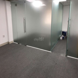 Văn phòng 40m2 giá 9 tr tòa nhà Mặt tiền Nguyễn Minh Hoàng khu K300
