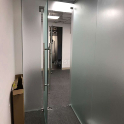 Văn phòng 40m2 giá 9 tr tòa nhà Mặt tiền Nguyễn Minh Hoàng khu K300