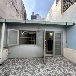 Nhà cho thuê 63m2 hẻm Lê Văn Sỹ - Phú Nhuận (Giáp Quận 3)