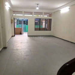 Cho thuê nhà Mới, rộng rãi - trệt 1 lầu, HXH, CMT8 P11 Quận 3