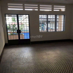 Cho thuê nhà Mới, rộng rãi - trệt 1 lầu, HXH, CMT8 P11 Quận 3