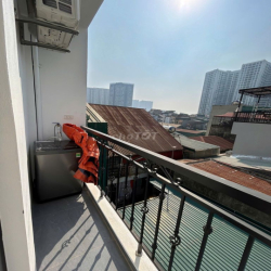 Thuê 4.8 triệu full nội thất có thang máy - Ban công riêng