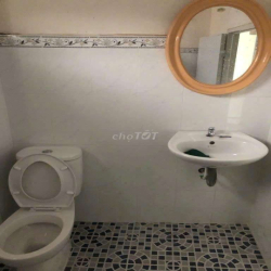 Cho thuê nhà Mới, rộng rãi - trệt 1 lầu, HXH, CMT8 P11 Quận 3