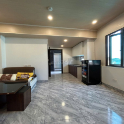 Thuê 4.8 triệu full nội thất có thang máy - Ban công riêng