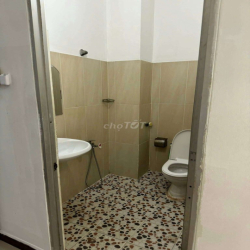 Nhà phố 2 lầu 4p cho thuê dài hạn