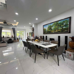 Cho thuê nhà 1 trệt 2 lầu _ View công viên mát mẻ _ KDC Lovera Park