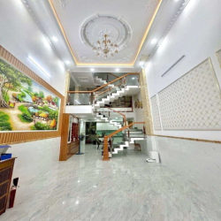 gần ngã tư ga hẻm 8m trệt lửng 3 lầu có nội thất cọc 1th
