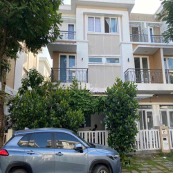 Cho thuê nhà 1 trệt 2 lầu _ View công viên mát mẻ _ KDC Lovera Park