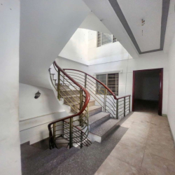 Cho Thuê Lâu Dài Mặt Tiền 6 Tầng - 9PN