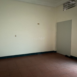 Mặt tiền Nguyễn Trung Trực, DT 5x16m, 1 trệt 2 lầu, vị trí trung tâm