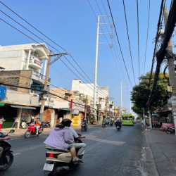 Mặt Tiền Âu Cơ gần ngã tư Lạc Long Quân 4,2x25, Nhà mới đẹp Chỉ 20TR
