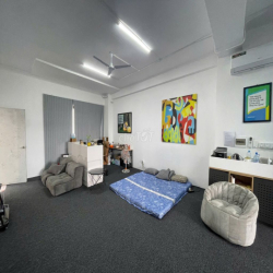 Cho thuê văn phòng tầng 4 diện tích lớn giá 13 triệu - Vạn Phúc City