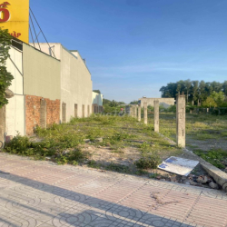 Cho thuê nhà mặt tiền gần vsip 3 DT746B 900m2