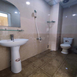 Căn Hộ Studio - Cửa Sổ - Ban Công - Thang Máy - Nằm Ngay Cầu SG