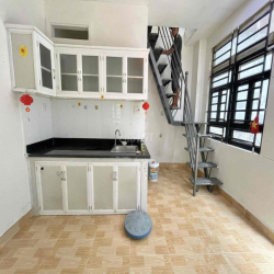 CHO THUÊ KIOT 1 TRỆT + 1 LẦU SẴN MÁY LẠNH FULL NỘI THẤT CHO ANH CHỊ EM