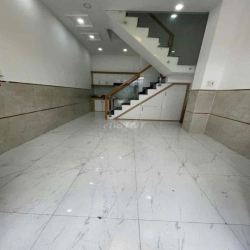 cho thuê nhà 4 tầng 4x8m có 4pn 3wc sân thượng, hẻm Hồ Văn Long.