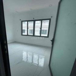 cho thuê nhà 4 tầng 4x8m có 4pn 3wc sân thượng, hẻm Hồ Văn Long.