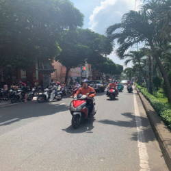 Cho thuê mặt bằng giá tốt đường Phan Xích Long , Phường Cầu Kiệu