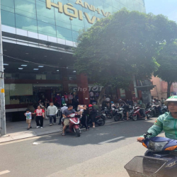 Cho thuê mặt bằng giá tốt đường Phan Xích Long , Phường Cầu Kiệu
