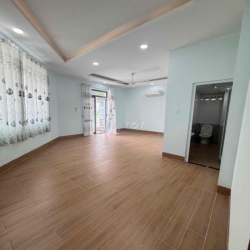 Nhà lầu + sân thượng góc 2 mặt tiền KDC Hưng Phú 1