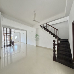 CHO THUÊ NHÀ Ở KINH DOANH 3 TẦNG NGÃ TƯ CẦU DỨA PHÚ NÔNG