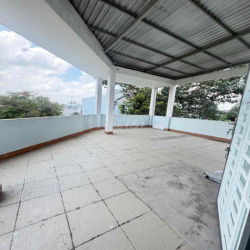 Nhà lầu + sân thượng góc 2 mặt tiền KDC Hưng Phú 1